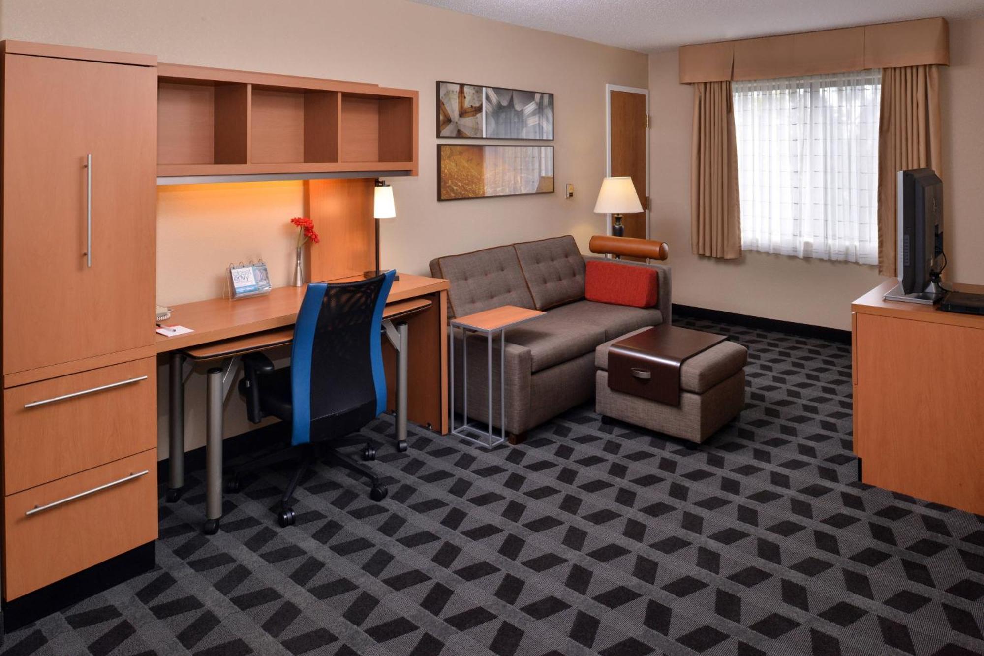 Towneplace Suites Detroit Уоррен Экстерьер фото