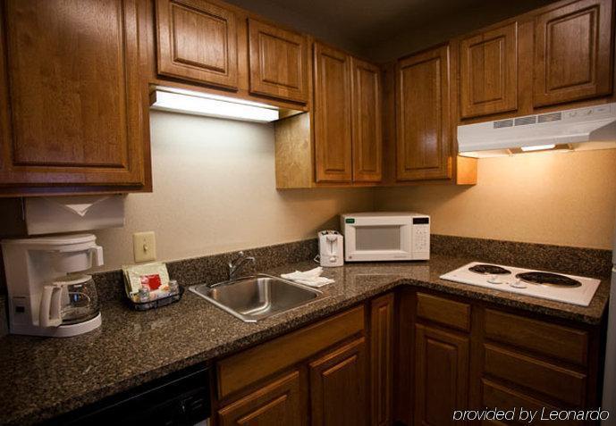 Towneplace Suites Detroit Уоррен Номер фото