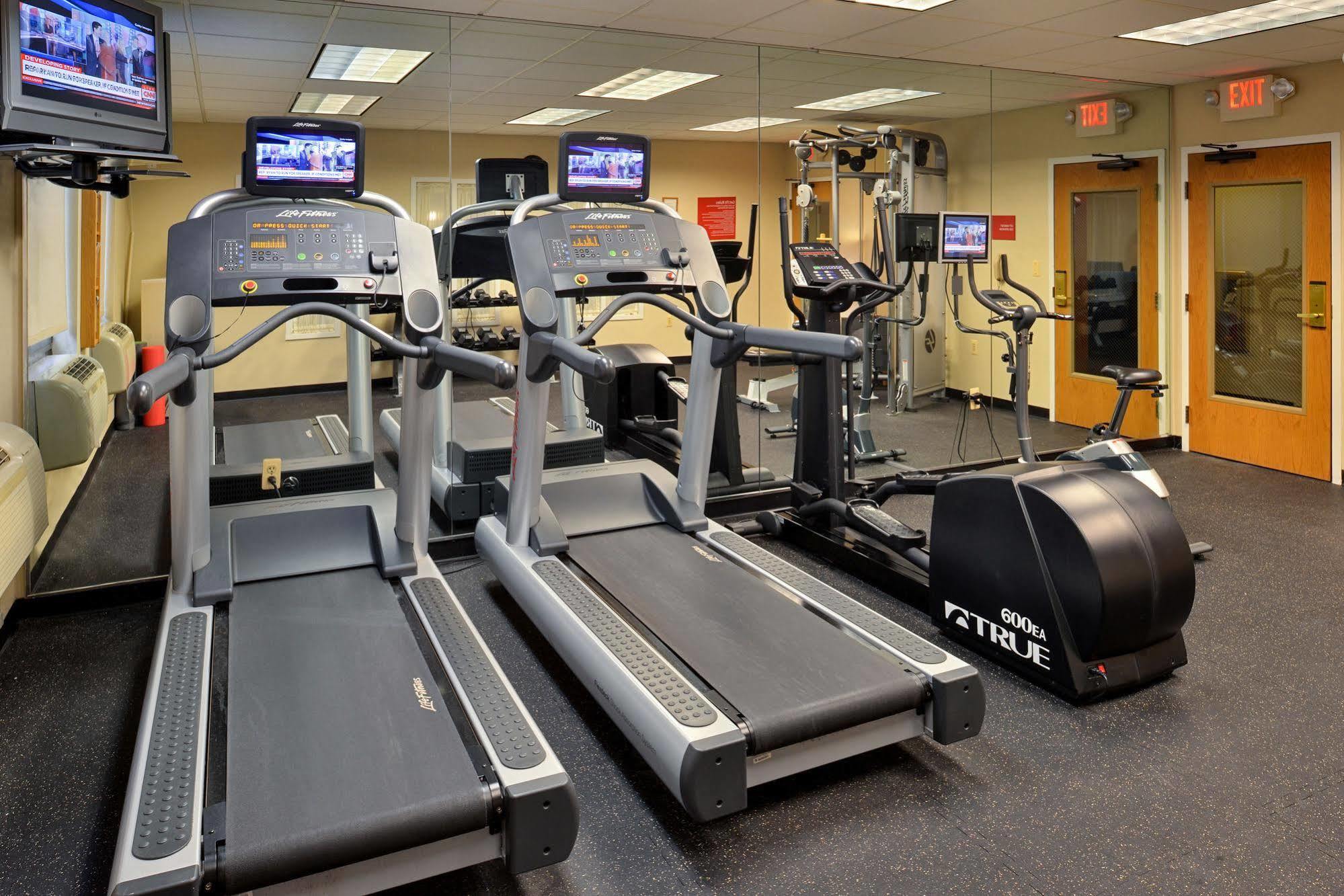 Towneplace Suites Detroit Уоррен Экстерьер фото